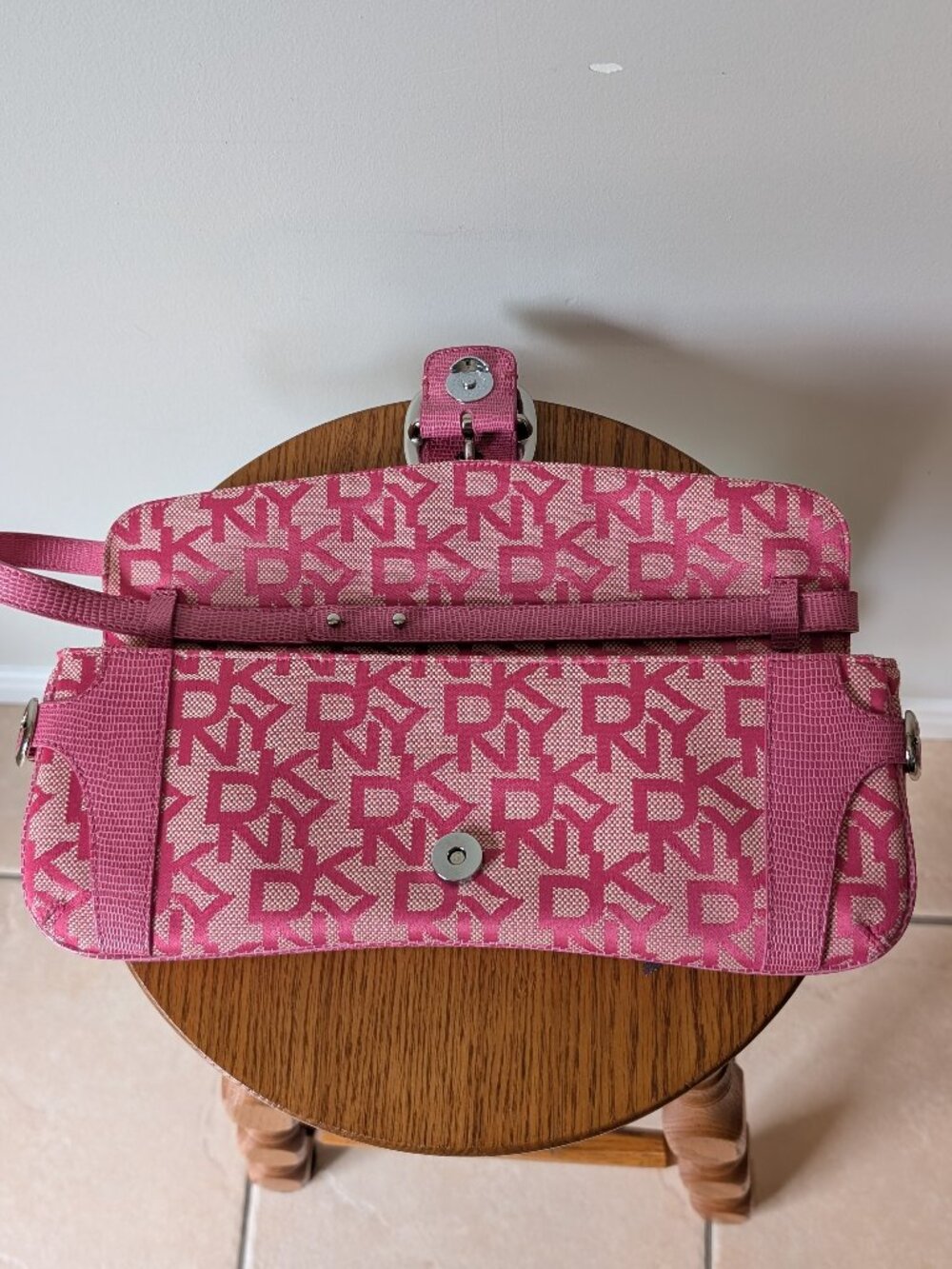 Y2K DKNY Monogram Baguette Pink Shoulder Bag - Picture 6 of 9